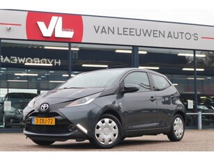 Toyota Aygo 1.0 VVT-i x-play Airco Achteruitrijcamera