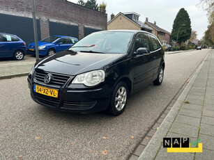 Volkswagen Polo 1.4-16V Optive AIRCO, ELEKT PAKKET,SPORTVELGEN,NIEUWE APK!