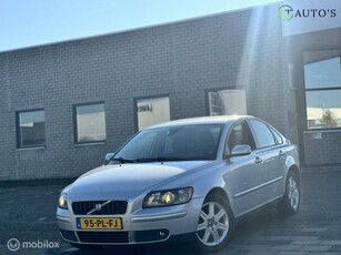 Volvo S40 2.4i MomentumClima Cruise APK