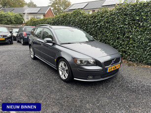 Volvo V50 2.4 D5 Summum Automaat | Leer | Autom. Airco | Cruise Control | LMV | Trekhaak | Stoelverwarming | PDC | APK tot 18-04-2025!