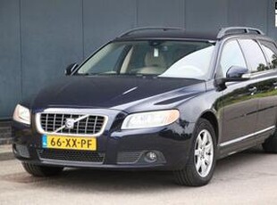 Volvo V70 2.5T Momentum Leer/Parkeersensor/Trekhaak afneembaar/Apk 12-2024