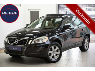 Volvo XC60 2.4 D5 AWD Momentum 2e eig. Org. NL Dealer onderhouden Panorama Dodehoek detectie Lane Assist Leder All-season