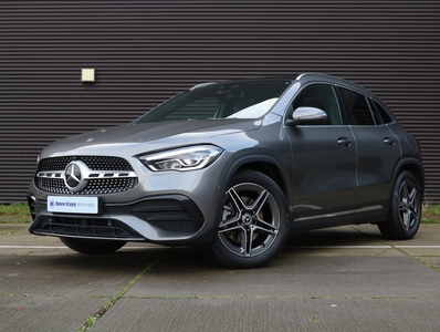 MERCEDES GLA-KLASSE 250 4MATIC AMG Line | Sfeerverlichting | Panoramadak | Widescreen