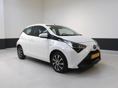 TOYOTA AYGO 1.0 VVT-i x-play | NL | Carplay | Navi | Camera | Airco | 5- DRS |