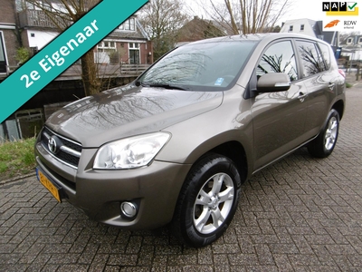 TOYOTA RAV4 2.0 VVTi 158pk Dynamic 2WD Navi Clima Trekhaak 2.000kg