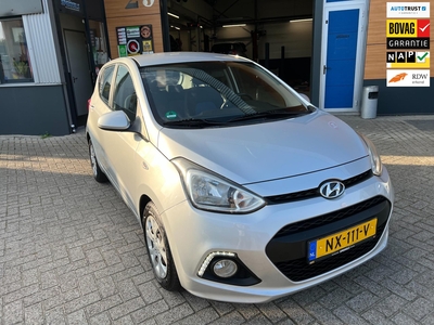 HYUNDAI I10 1.0i i-Motion Premium nieuwe motor km 113552 nieuw model luxe uitvoering 1 jaar garantie nieuwe apk gereinigd gepoetst