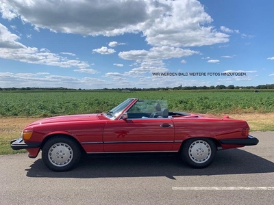 Mercedes-Benz SL-Klasse 560 Sehr niedrige Tachostand, Klima Hardtop mit Hardtoplift, Neuwertiges Verdeck Checkheft, Gebrauchsanleitungen Original