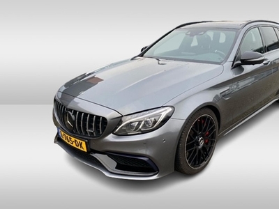 MERCEDES C-KLASSE Estate 63 AMG S / Trekhaak / Panoramadak / 360Camera / Head-up / Burmester / Sportuitlaat / Leder / Memory seats / Carbon intr. / Dodehoek / DAB