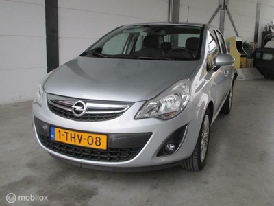 OPEL CORSA 1.4-16V Anniversary Edition