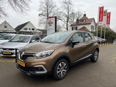 Renault Captur 1.2 TCE AUT. 4-CYL. LIMITED / NAVI DAB KEYLESS TREKHAAK