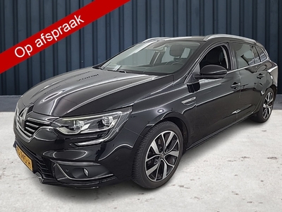 RENAULT MEGANE Estate 1.3 TCe Bose (141PK), 1ste-Eigenaar, Keurig-Onderh., Navigatie/Apple-Carplay/Android-Auto, Parkeersensoren, Trekhaak, Half-Leer, Cruise-Control, Spiegel-Pakket, Achteruitrijcamera, DAB, LM.-Velgen-17Inch, Lane-Assist, Privacy-Glas, NL-Auto