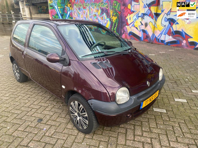 Renault Twingo 1.2 Privilège airco stuurbekrachtiging stereo rijd heerlijk lekker zuinige auto van 2004