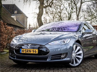 Tesla Model S 85 Base Lifetime Free Supercharge Luchtvering Panorama