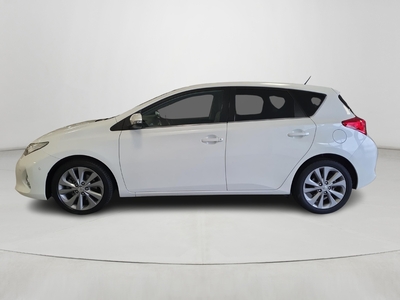 TOYOTA AURIS 1.8 Hybrid Lease