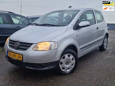 Volkswagen Fox 1.2 Trendline/airco/4 nieuwe banden /apk/rijd schakelt goed inruilen is mogelijk