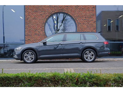 Volkswagen Passat Variant 2.0 TSI DSG 190PK Virtual cockpit, Trekhaak, Achteruitrijcamera