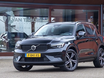 VOLVO XC40 2.0 B3 PLUS DARK