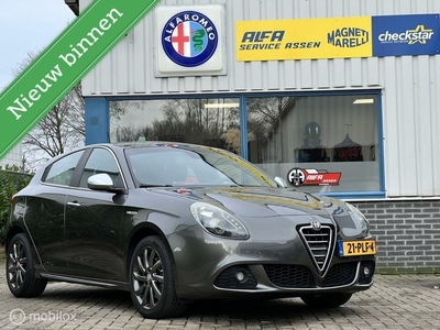 Alfa Romeo Giulietta 1.4 T Distinctive // 170PK // Leer