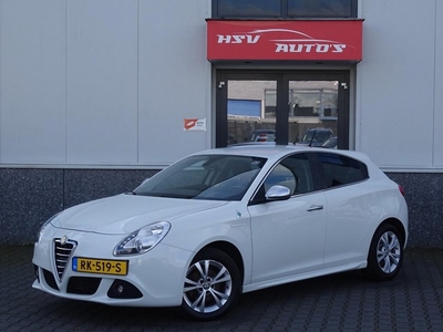 Alfa Romeo Giulietta 1.6 JTDm Distinctive airco LM 2013 Wit