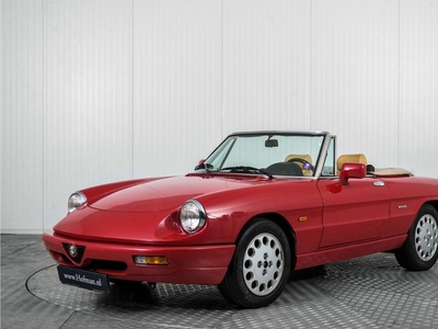 Alfa Romeo Spider 2.0 .