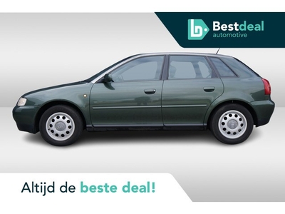 Audi A3 1.6 Attraction 5 dr. Climate Centraal