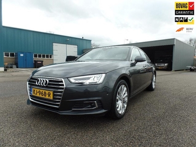 Audi A4 Limousine 2.0 TFSI ultra Sport AUTOMAAT TREKHAAK