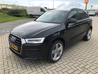 AUDI Q3 1.4 TFSI CoD Design Pro Line Plus 3x S-line / Camera / Leder / Navigatie / DAB / 19'' / Stoelverwarming / Cruise Control