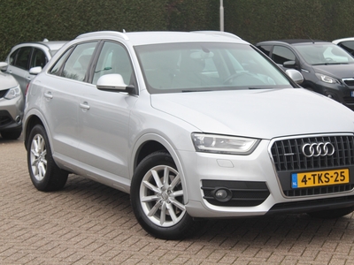 AUDI Q3 2.0 TFSI quattro Pro Line / Trekhaak / Navigatie / Parkeerhulp achter / Xenon / DAB / Cruise Control / 17''