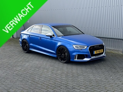 Audi RS3 Limousine *STAGE