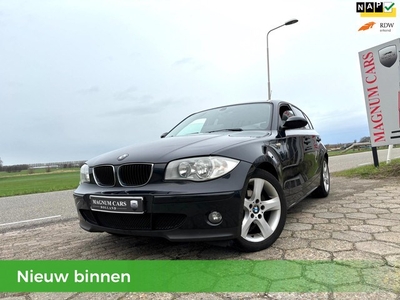 BMW 1-serie 116i 5D NW APK Scherm Stoelverwarm Full Option