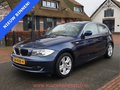 BMW 1-serie 118i BusinessLine LEDER/CRUISE/PDC/LMV