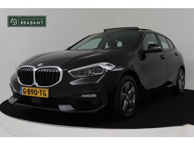 BMW 1-serie 118i Executive Edition Automaat (PANORAMADAK, NAVIGATIE, CARPLAY, DIGITALE COCKPIT, 1e EIGENAAR, DEALER ONDERHOUDEN