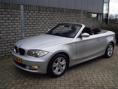 BMW 1-serie Cabrio 118i High Executive Automaat Leder Navi Clima Cruise Elektrische Kap PDC LMV Windschot NL Auto.