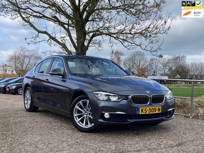 BMW 3-serie 330e Centennial High Executive Cruise + Clima