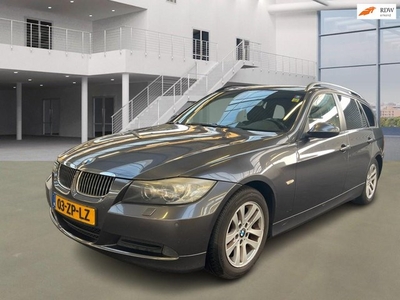 BMW 3-serie Touring 318i Business AUT NAVI PSENSOR LEDER