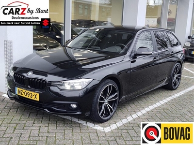 BMW 3 Serie Touring 318i SPORT Leder Navi Sportvelgen