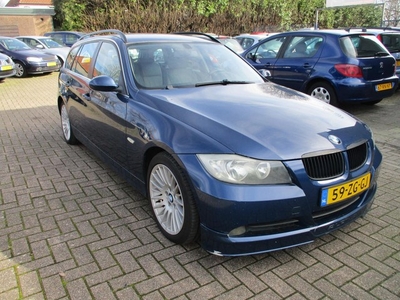 BMW 3-serie Touring 325i AIRCO! LEER! 6BAK! LEES