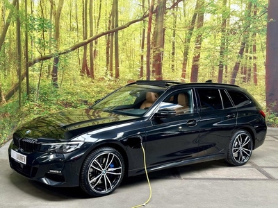 BMW 3-serie Touring 330e High Executive M-Sport Plug In