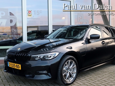 BMW 3-SERIE Touring (g21) 330e 292PK AUTOMAAT SPORT LINE SHADOW LINE | Live Cockpit | Navi | Leer | Adapt.Cruise | Sfeerverl. | Dab |