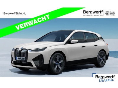 BMW iX xDrive40 - Stoelventilatie - Sportpakket - Driving