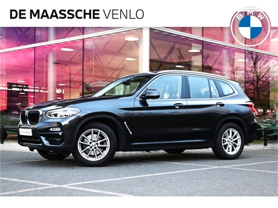 BMW X3 xDrive20i High Executive Automaat / Panoramadak / Sportstoelen / Adaptieve LED / Navigatie Professional / PDC voor + achter / Leder