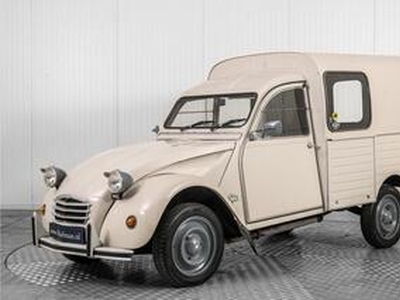 Citroen 2CV AK400 besteleend .