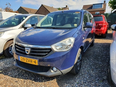 Dacia Lodgy 1.2 TCe Lauréate 7p 679 (bj 2013)