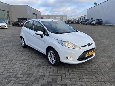 Ford Fiesta 1.25 Titanium 5 drs 66 DKM (bj 2013)