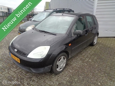 Ford Fiesta 1.3 Ambiente/Airco/5 deurs/Trekhaak/APK tot