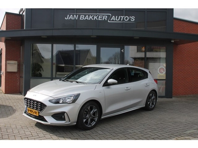 Ford Focus 1.0 EcoBoost ST Line Business ? Carplay ?