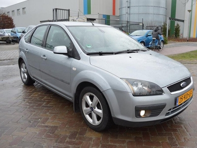 Ford Focus 1.6-16V First Edition bj05 airco elec pak