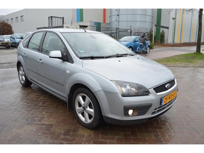 Ford Focus 1.6-16V First Edition bj05 airco elec pak