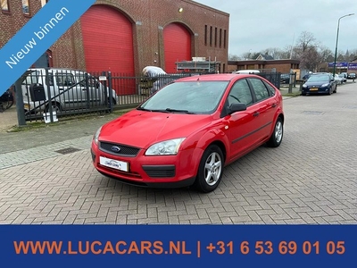 Ford Focus 1.6-16V Trend 2X SLEUTEL AIRCO