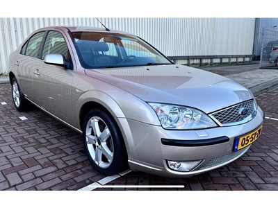 Ford Mondeo 2.0-16V Platinum UNIEKE AUTO - AUTOMAAT